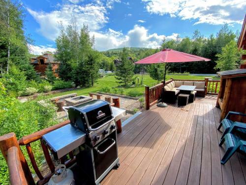 Villa Bc Log Cabin With Private Beach, River, Fire Pit, Ac, Wifi, Onsite Trails, Ski Slope Views