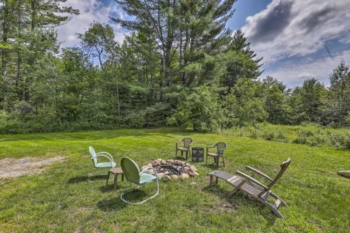 Franconia Escape On Half Acre With Fire Pit And Deck!
