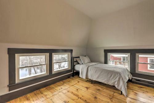 Large Home With Private Dock, 8 Mi To Skiing