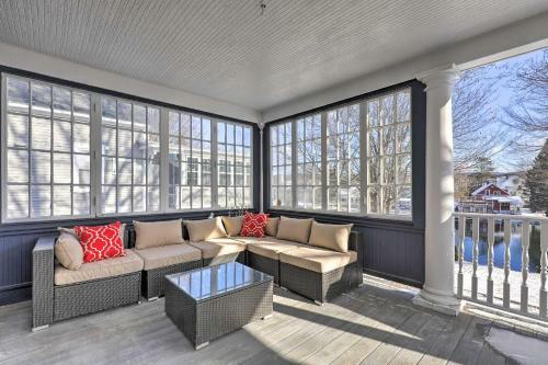 Large Home With Private Dock, 8 Mi To Skiing