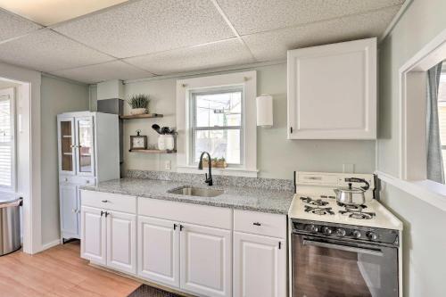 Quaint Hampton Villa - Walk To Beach And Dining