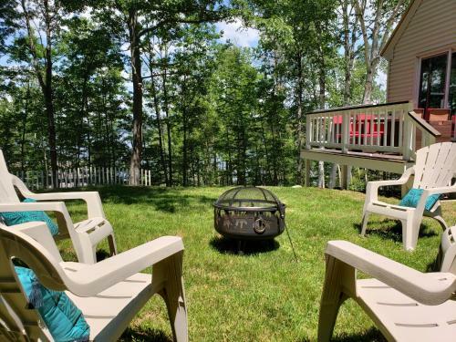 Hilltop Lakeview Retreat!