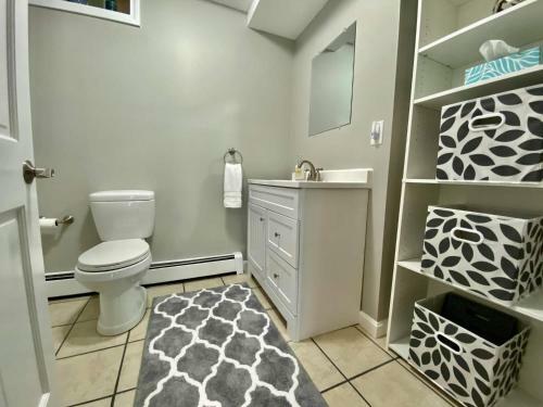 Hilltop Lakeview Retreat!