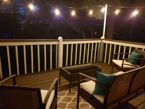Hilltop Lakeview Retreat!