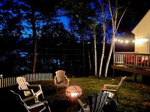 Hilltop Lakeview Retreat!