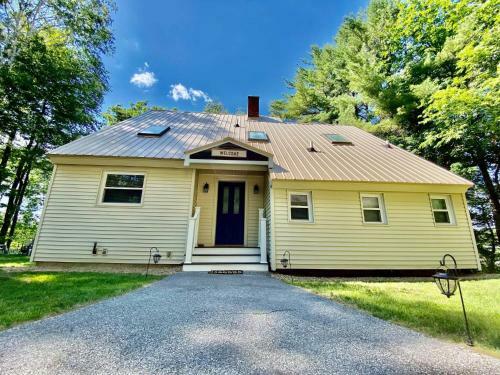 Hilltop Lakeview Retreat!