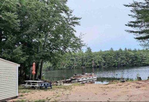 3br Lakefront Oasis -250ft Sandy Private Frontage