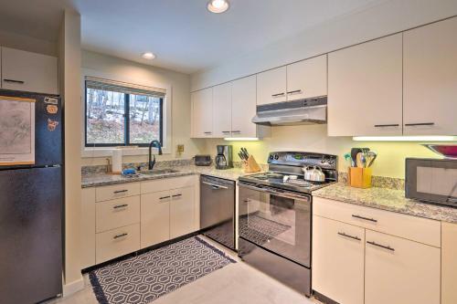 Apartamento Sleek Lincoln Getaway, 7 Mi To Flume Gorge!