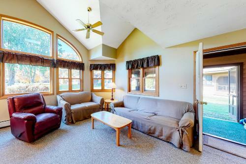 Mountain & Golf Retreat