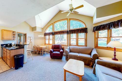 Mountain & Golf Retreat