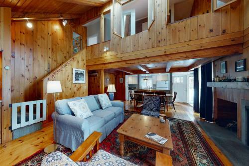 Tranquil Mountain Lodge
