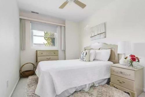 On The Sand Beachfront Condo With Parking
