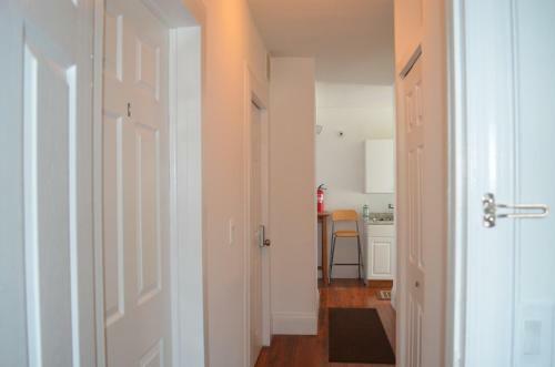 Hostal Cozy Private Bedrooms Kitchen Wifi
