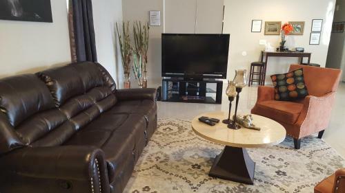 Beautiful 3 Bed/2 Bath Cozy Get Away Home
