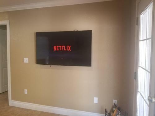 Very Private, Gated, Huge Floorplan, Wifi, Washer&dryer