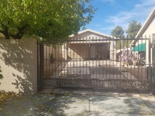 Very Private, Gated, Huge Floorplan, Wifi, Washer&dryer