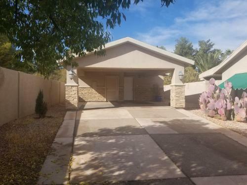 Very Private, Gated, Huge Floorplan, Wifi, Washer&dryer