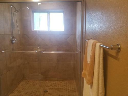 Very Private, Gated, Huge Floorplan, Wifi, Washer&dryer