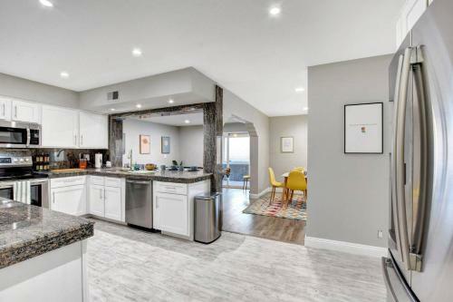 Modern Lockdown At 7br, 4ba, Pool, Spa And Games 31 Days Only