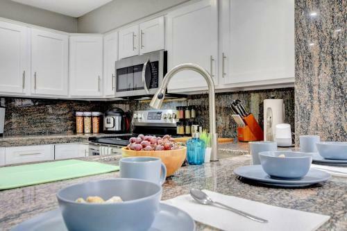 Modern Lockdown At 7br, 4ba, Pool, Spa And Games 31 Days Only