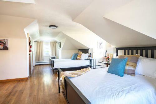 Fabulous Mid Century 4br 3bath House