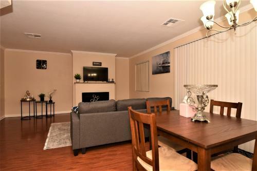 Apartamento Lovely 2 Bedroom Condo With Indoor Fireplace