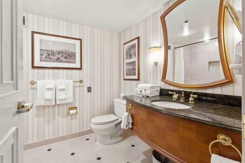 Posada Cozysuites Showboat Stylish Boardwalk Hotel Room