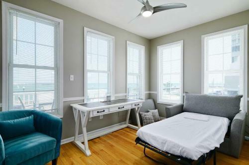 Oceanfront AC Home On Boardwalk Spring Vacation!