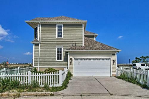 Oceanfront AC Home On Boardwalk Spring Vacation!