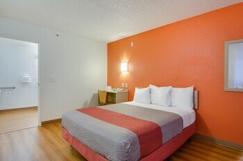 Motel 6 Tacoma South