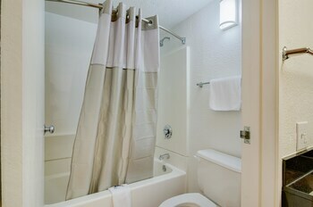 Motel 6 Tacoma South