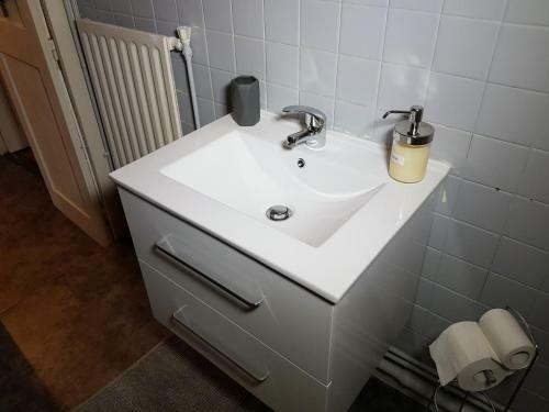 Apartamento Apt Cosy - 2min Du Tribunal-gare-centre-grenoble