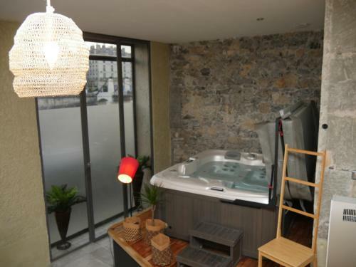 Bed & Breakfast Appartement Spa Privatif Grenoble At Home Spa