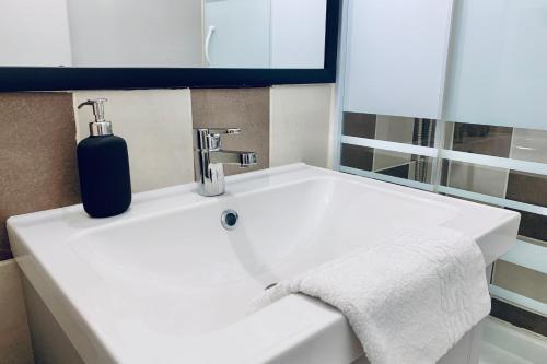 Apartamento Studio In Hyper Centre - Fully Renovated With Double Bed #cm