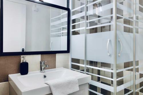 Apartamento Studio In Hyper Centre - Fully Renovated With Double Bed #cm