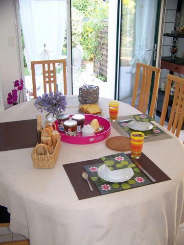 Bed & Breakfast Grande Chambre Lumineuse Et Spacieuse 22m2