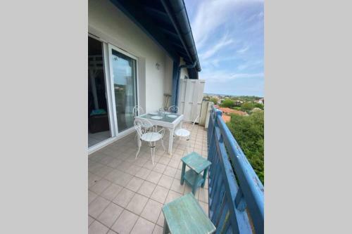 Apartamento Studio Avec Piscine , Plage � Pieds