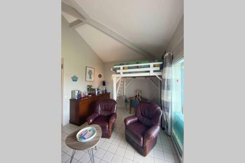 Apartamento Studio Avec Piscine , Plage � Pieds