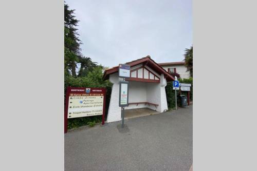 Apartamento Studio Avec Piscine , Plage � Pieds