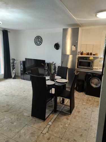 Apartamento T2 Avec Piscine Et Jacuzzi A Grimaud