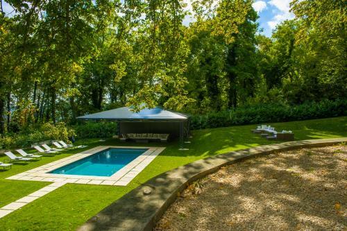 Bed & Breakfast Le Ch�teau D Hardricourt