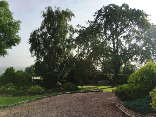 Coury House, Chavasse Farm