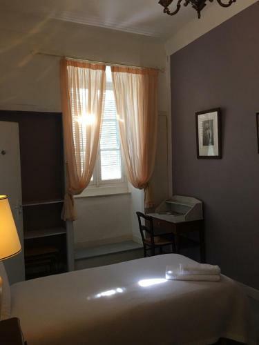 Hostal Chateau D'estrac