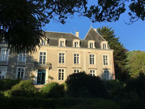 Hostal Chateau D'estrac