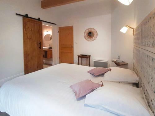 Hostal � Joly Valois