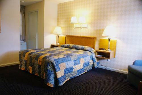 Motel Budget Host Alexandria