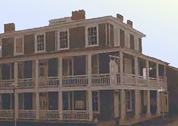 Posada Lafayette Inn & Restaurant