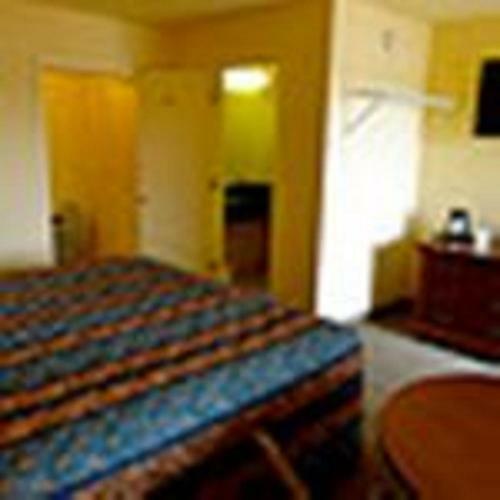 The Whispering Pines Motel- Whitestone