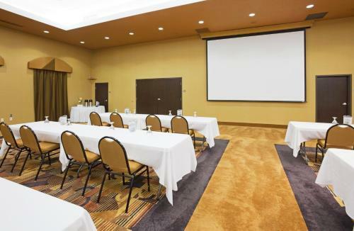 Holiday Inn Express Hotel & Suites Sioux Falls-brandon