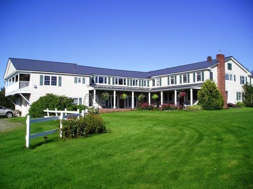Posada Cooper Hill Inn